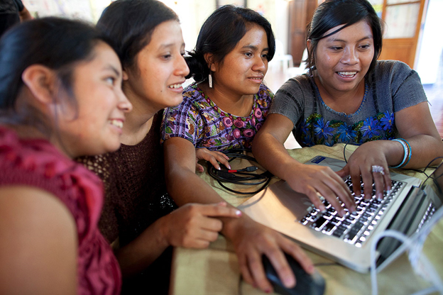 Día Internacional de la Mujer, 2023 Desatando el mayor recurso sin explotar de la región: Abrazando la era digital para empoderar a las mujeres y las niñas, Tu Mundo al dia